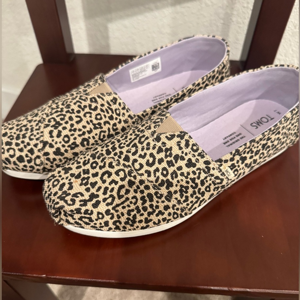 Toms Alpargata Womens Size 7  Slip On